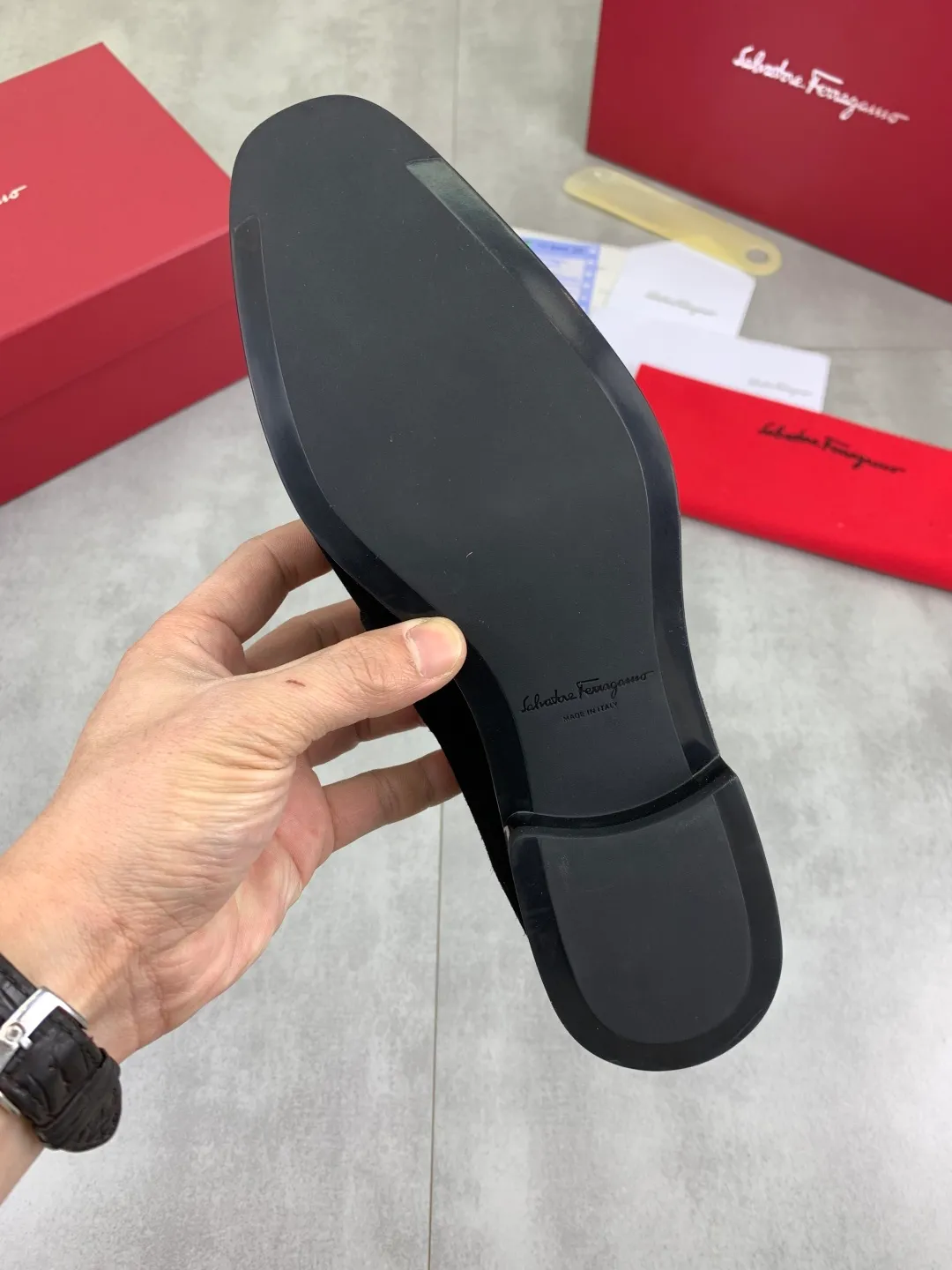 Men's men's shoes 💰P600💰[New model] High quality water-dyed cowhide 🆘[Salvatore Ferragamo] Ferragamo's latest casual business leather shoes for men! Listed simultaneously! The fabric is made of specially imported original calfskin, and the interior is made of imported water-dyed cowhide. It is absolutely luxurious and leads the fashion trend. Matching code: 38-44 (45 and 46 can be customized) 5️⃣ colors available